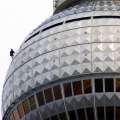 Fotografie: Kugelputzer am Berliner Fernsehturm