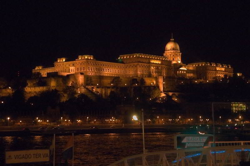 Budapest - Die Burg in Budapest bei Nacht