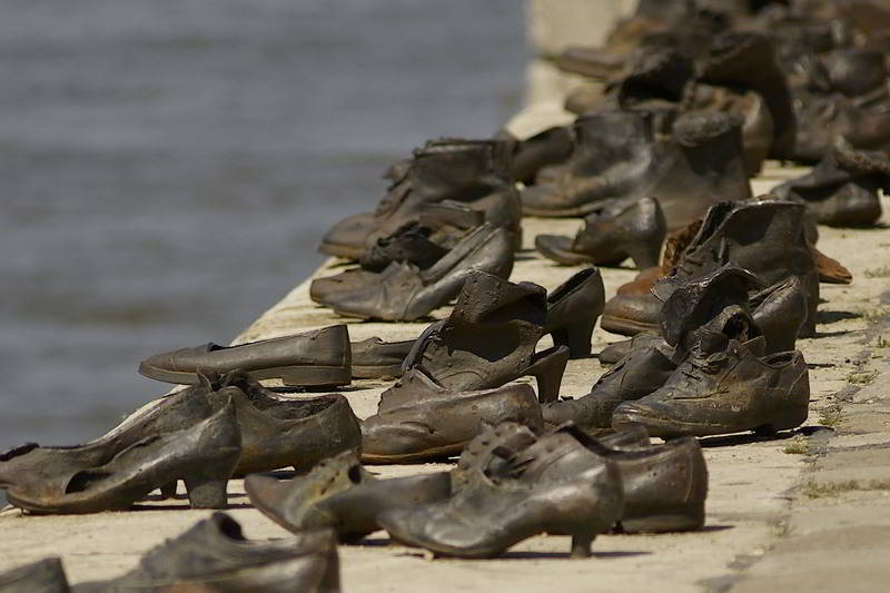 Mahnmal an der Donau in Budapest