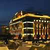 Fotografie: Nationaltheater in Budapest bei Nacht