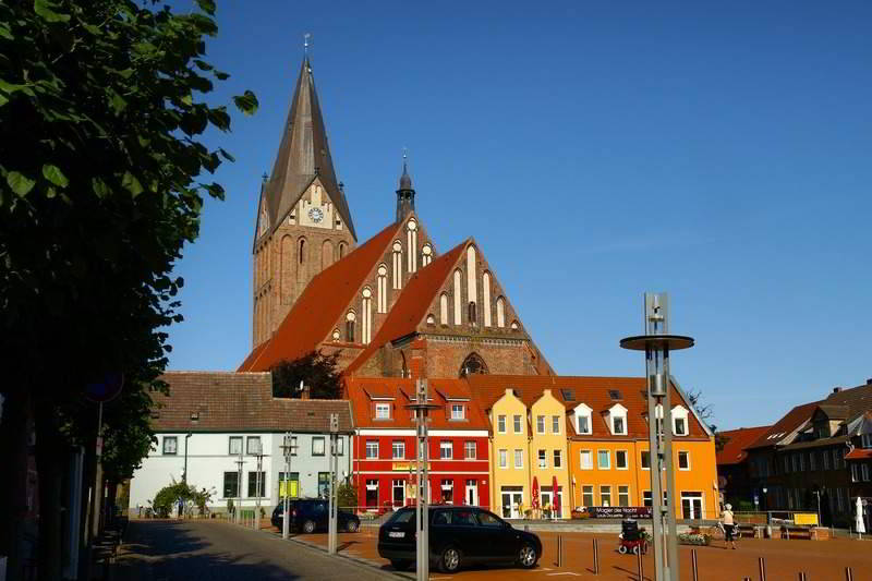 Barth - Marktplatz mit Marienkirche