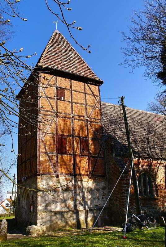 Swantow auf Rügen - Kirchturm als Fachwerkbau
