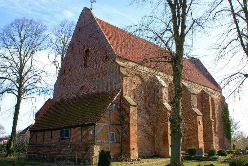 Kirche in Niepars bei Stralsund