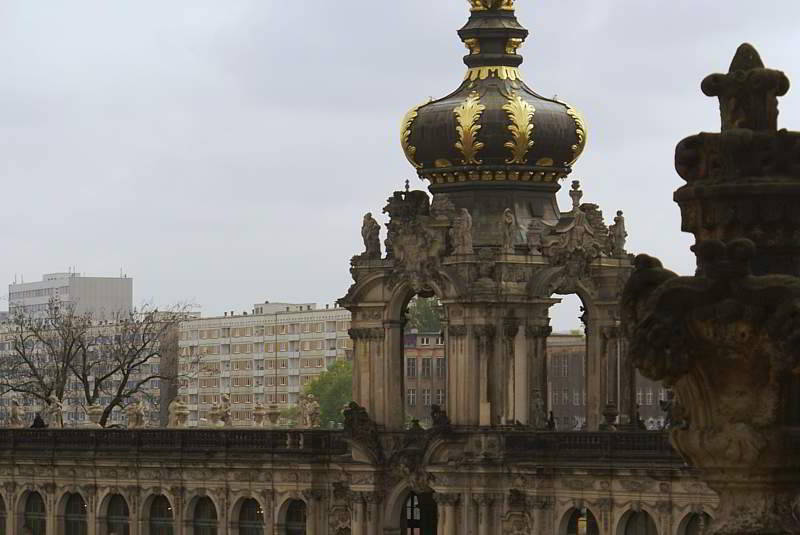 Kronentor Dresden - Gegensätze