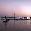 Fotografie: Rügenbrücke und Hafen Stralsund am Abend