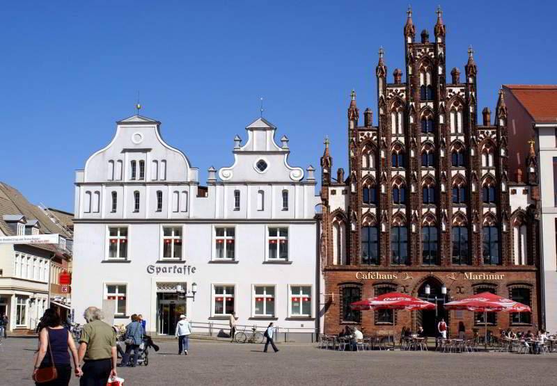Greifswald - Giebelhaus am Markt