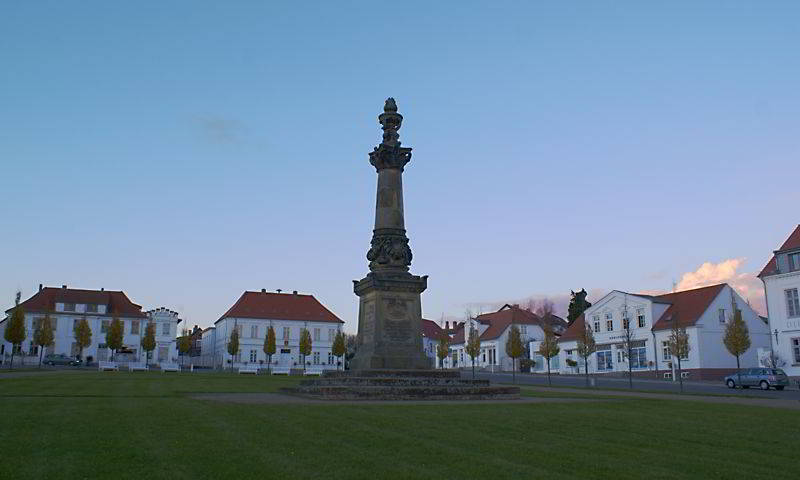 Herbstabend in Putbus am Markt