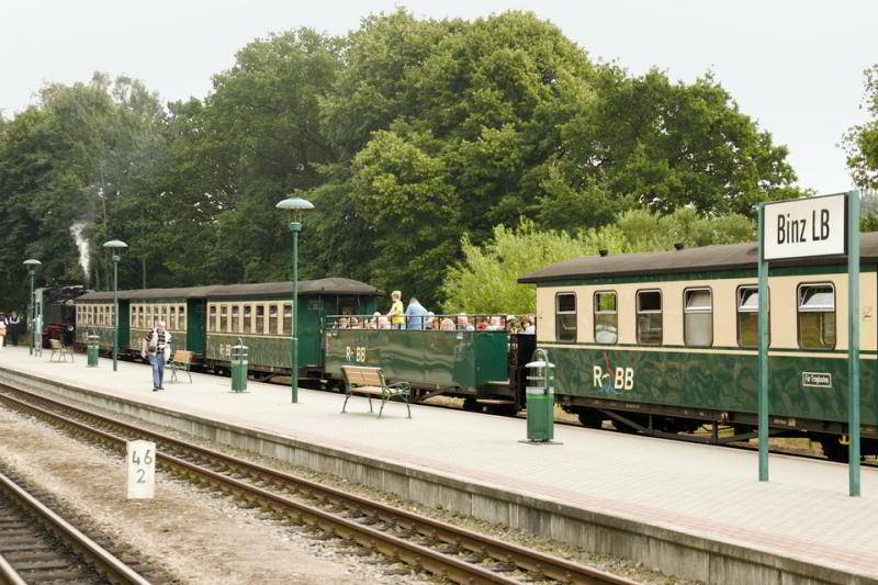 Eisenbahn-Cabrio auf Rügen