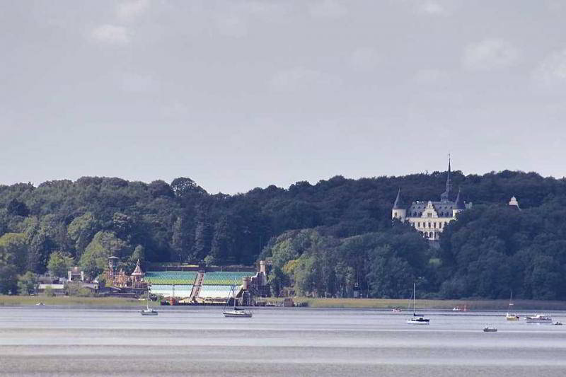 Blick auf das Schloss in Ralswiek