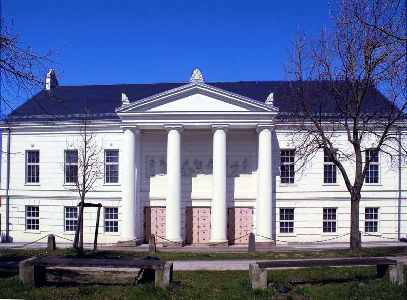 Theater Putbus - Klassizistische Fassade