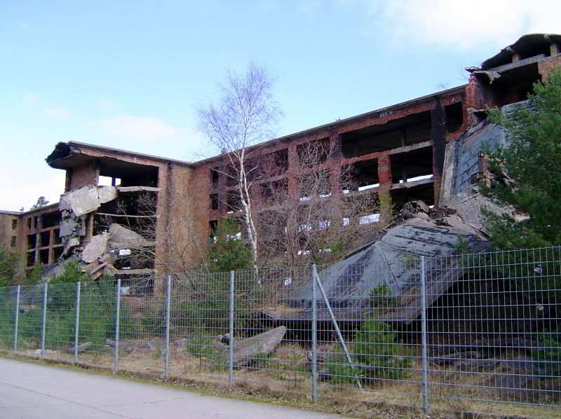 KDF-Bad Ruinen in Prora