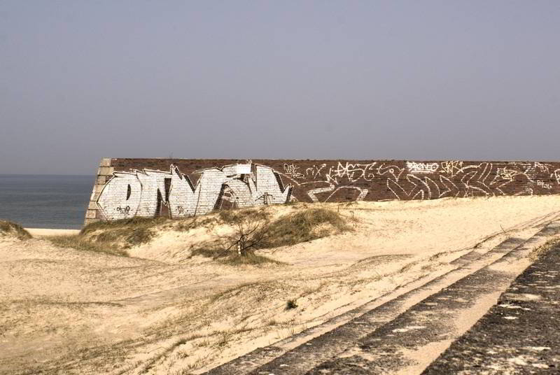 Strandruine - Die Rote Mauer im KDF-Bad