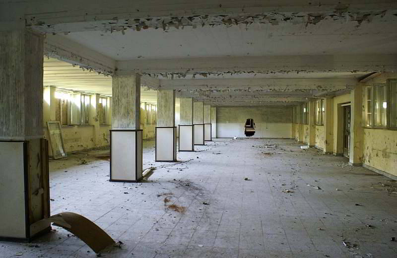 Verlassener Speisesaal im KDF-Bad Prora