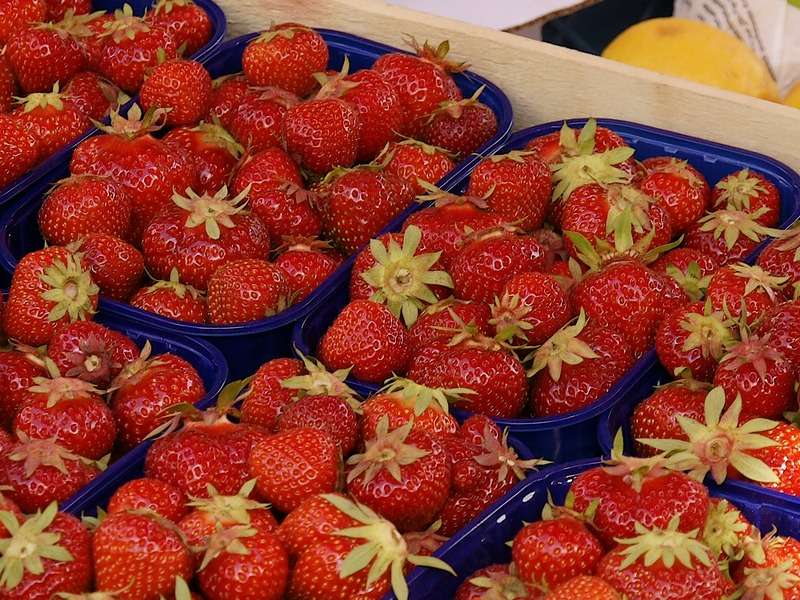 Erdbeeren auf dem Markt in Bremen