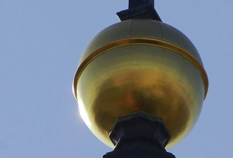 Gold - Kirchturmspitze in Dresden Neustadt