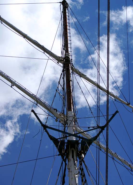 Takelage auf der Gorch Fock 1 in Stralsund