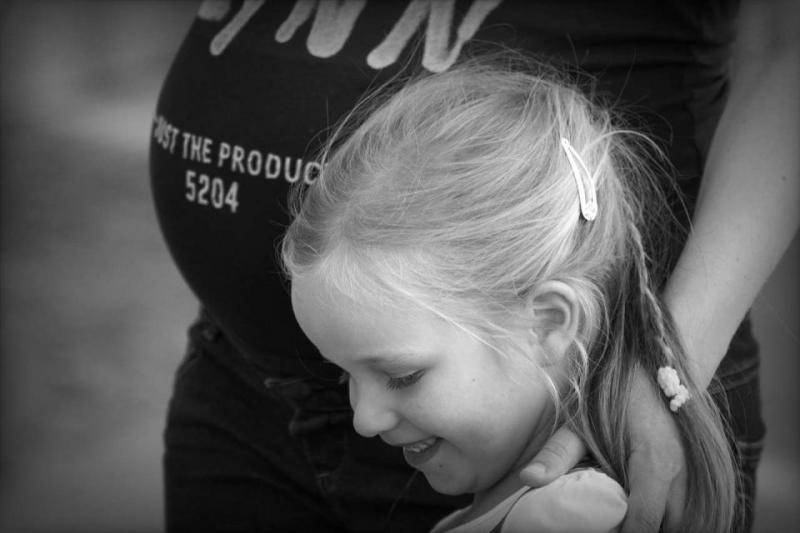 Portrait Lori mit Mama und Bruder Theve Bild 3