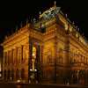 Fotografie: Opernhaus Prag bei Nacht