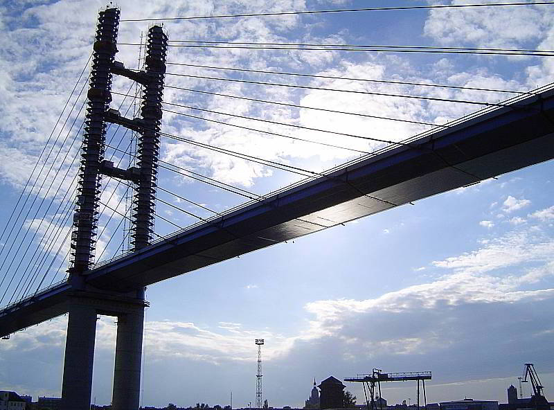 Schrägseilbrücke über den Strelasund