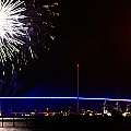Fotografie: Feuerwerk bei der Eröffnung der Rügenbrücke