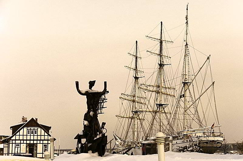 Die Gorch Fock im Eis