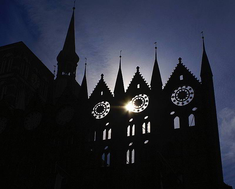 Rathausfassade Stralsund - Licht und Schatten