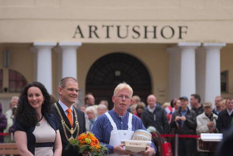 Warten auf den Präsidenten in Stralsund