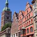 Fotografie: Nikolaikirche und Giebelhäuser Badenstraße Stralsund