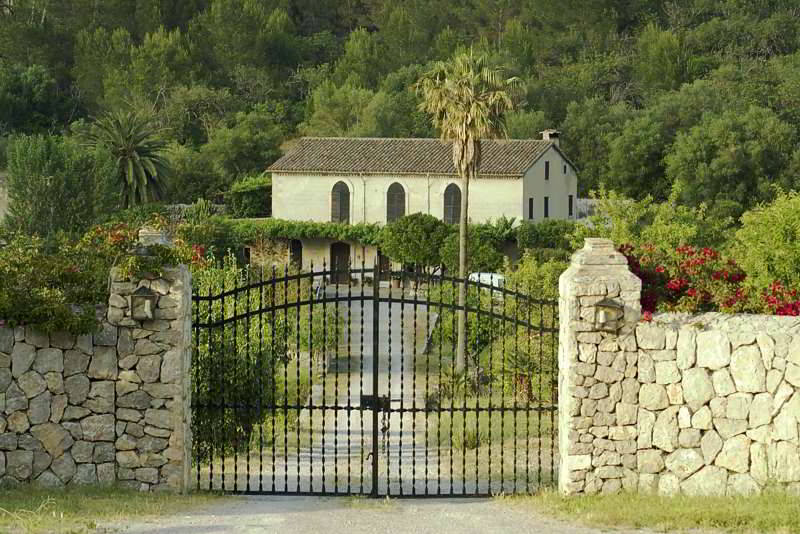 Toreinfahrt einer Finca auf Mallorca