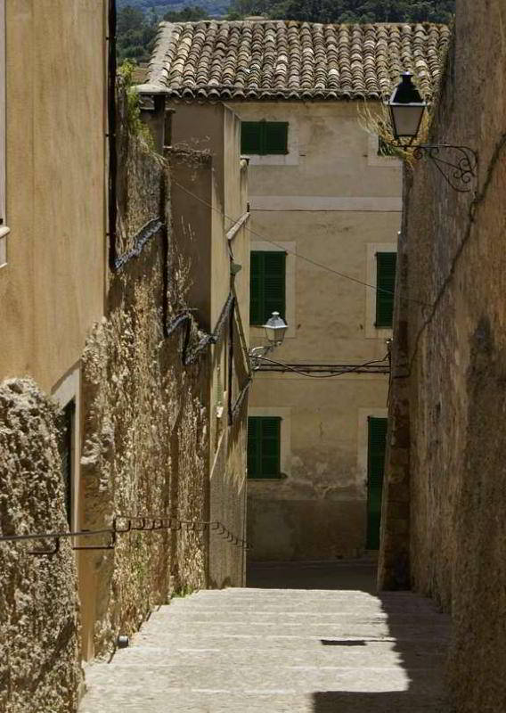 Gasse in Sineu auf Mallorca