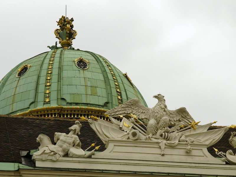 Wiener Hofburg kaiserliches Wappen